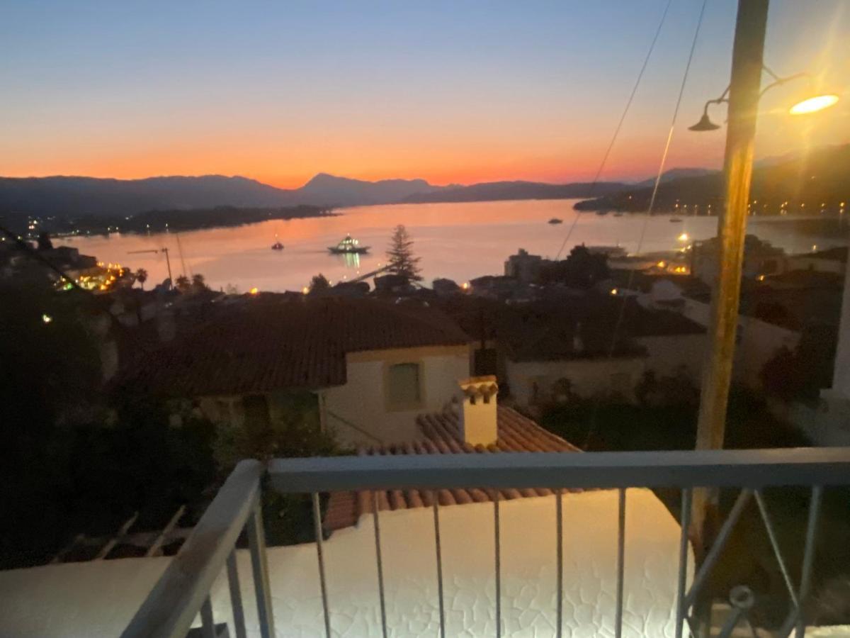 Brinia Cosy Apartment Poros Town Buitenkant foto